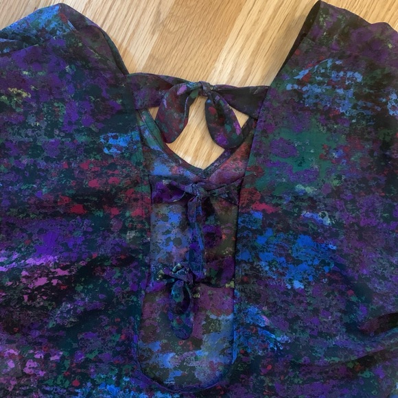 Jessica Simpson Open-Back Top - Picture 4 of 8